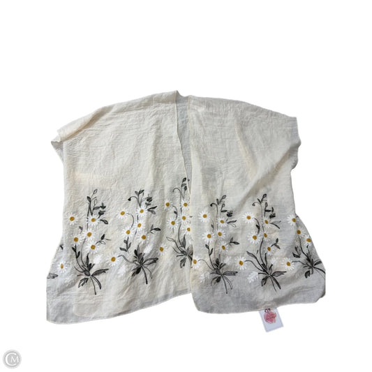 Kimono By the  petite rose  In Cream, Size: Osfm