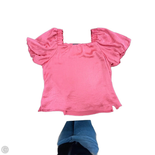 Top Short Sleeve By Vince Camuto In Coral, Size: L