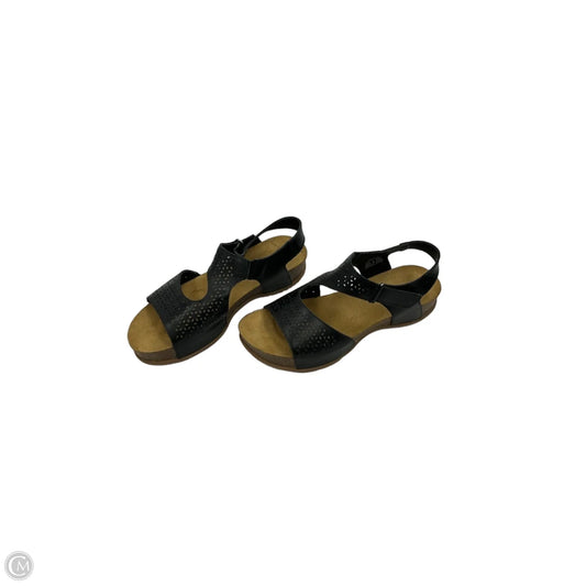 Sandals Flats By Propet In Black, Size: 8