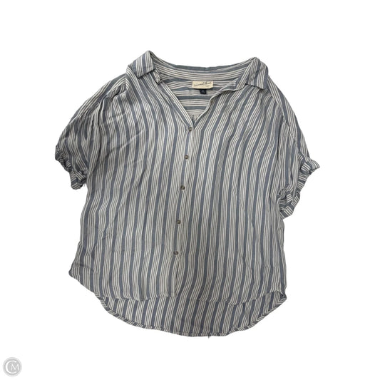 Top Short Sleeve By Universal Thread In Striped Pattern, Size: M