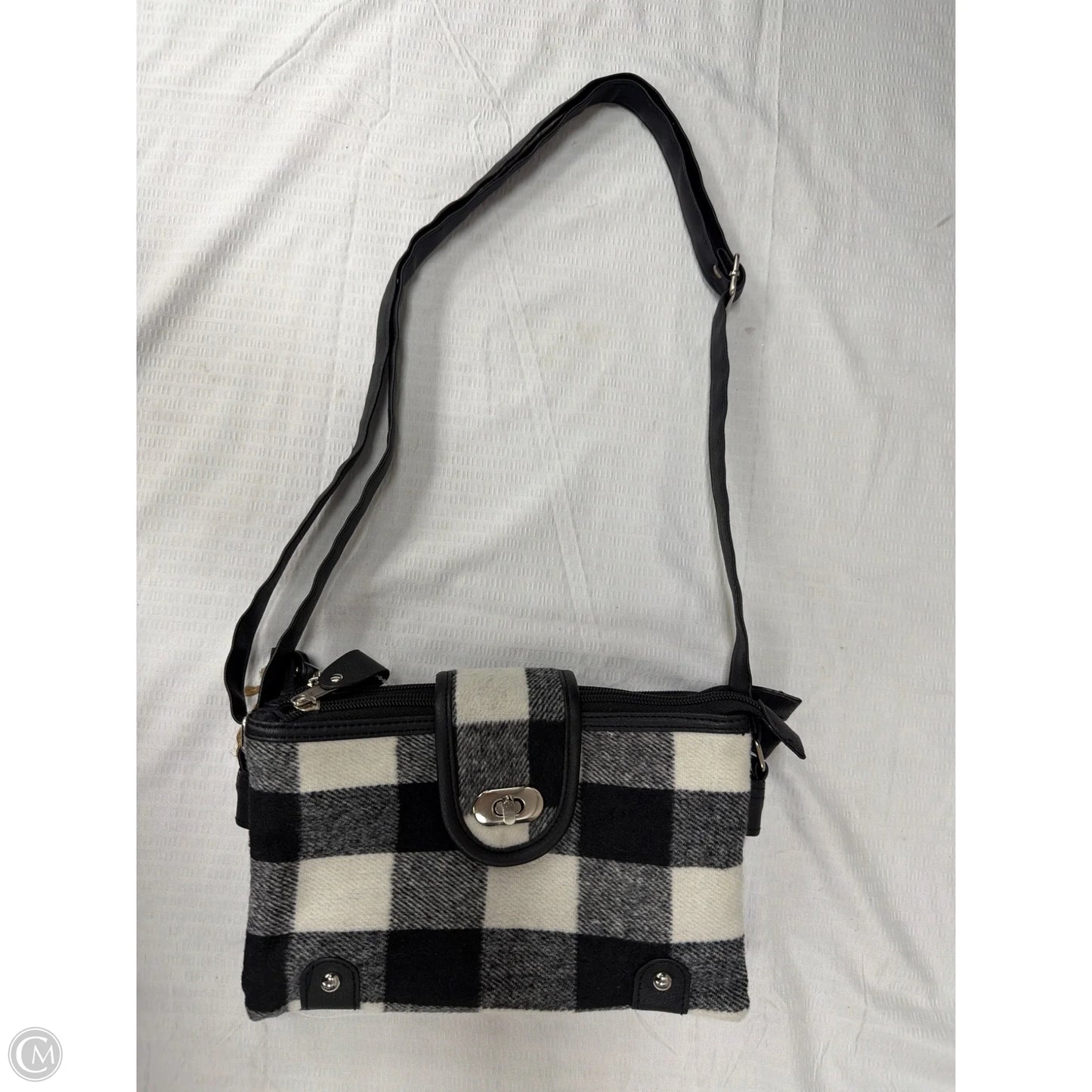 Crossbody By Clothes Mentor, Size: Medium