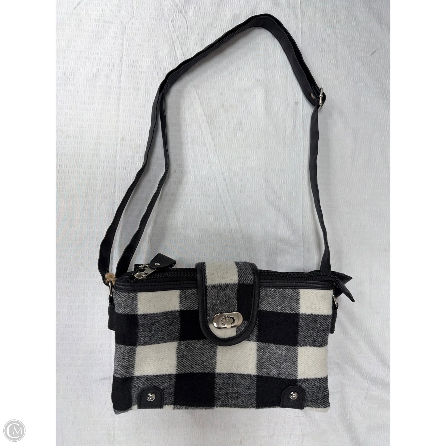 Crossbody By Clothes Mentor, Size: Medium