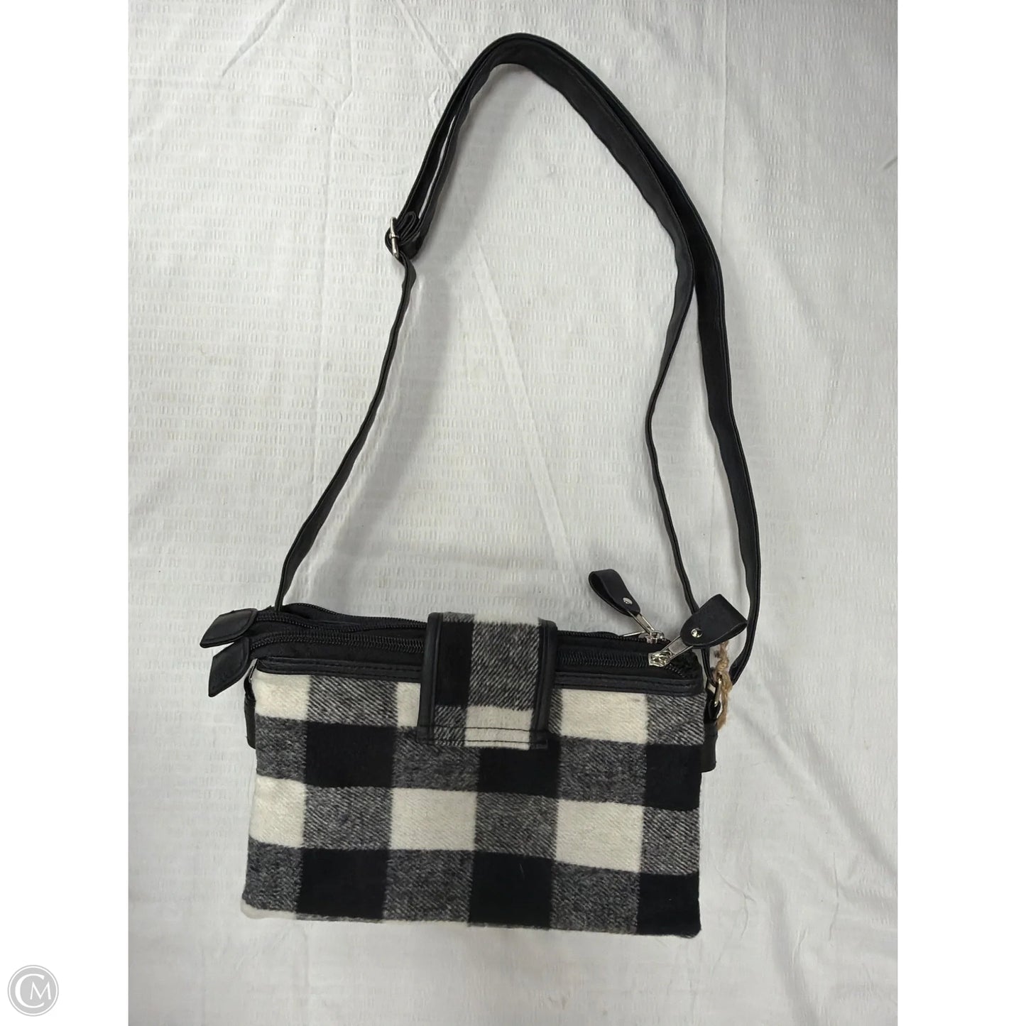 Crossbody By Clothes Mentor, Size: Medium