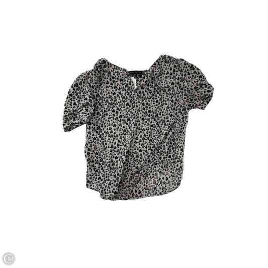 Top Short Sleeve By Clothes Mentor In Multi-colored, Size: S