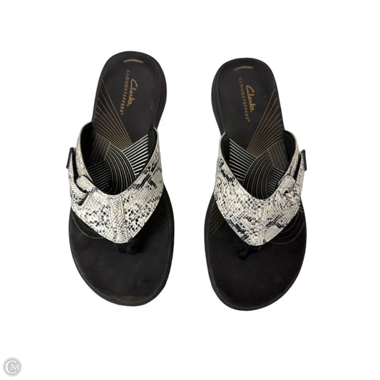 Sandals Flip Flops By Clarks In Black & White, Size: 8