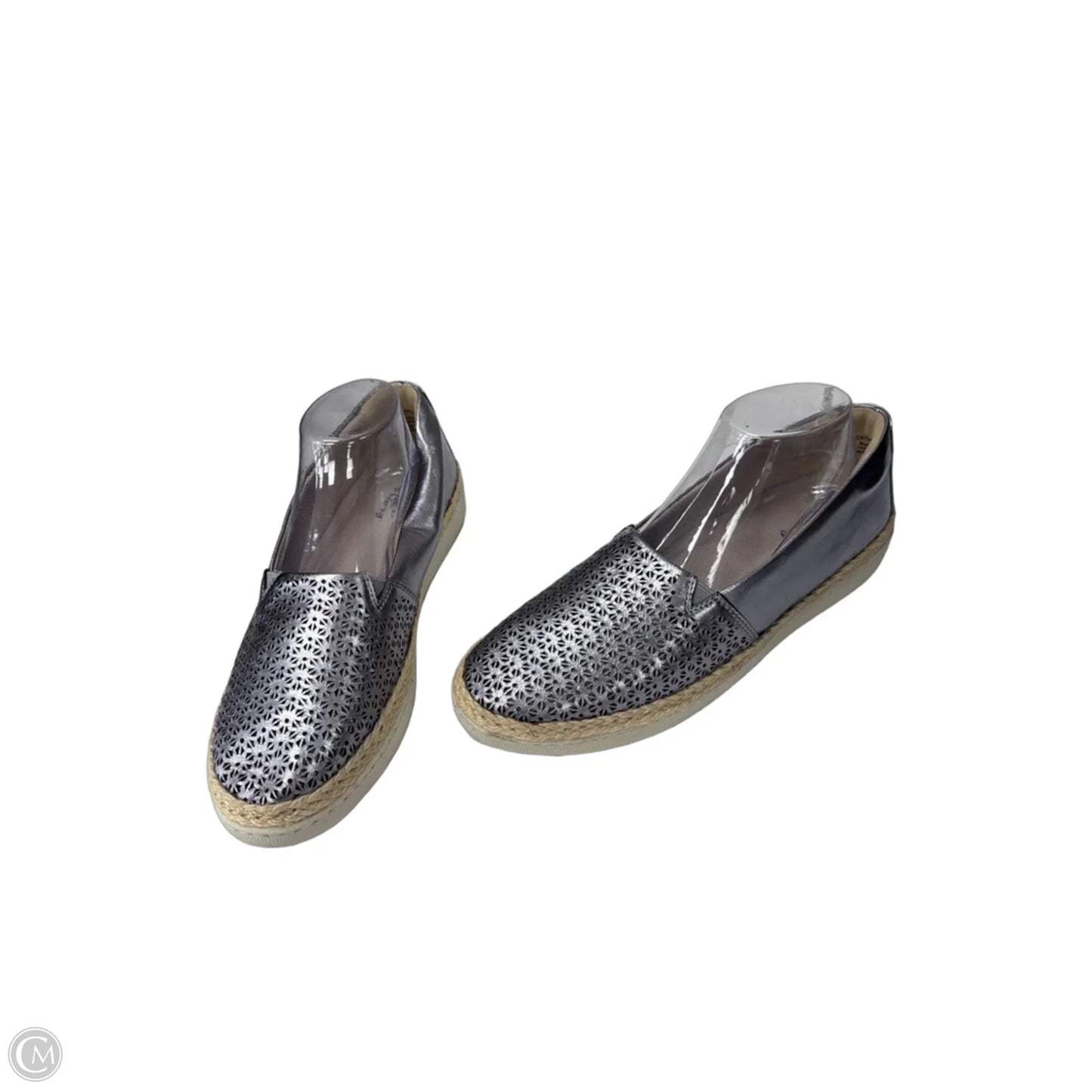 Shoes Flats By Trotters In Silver, Size: 9.5