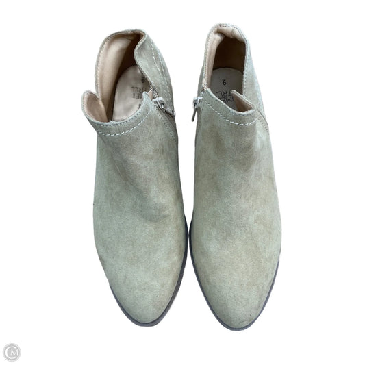 Boots Ankle Flats By Time And Tru In Tan, Size: 9