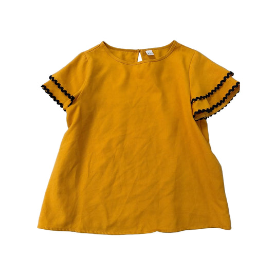 Top Short Sleeve By Clothes Mentor In Yellow, Size: M