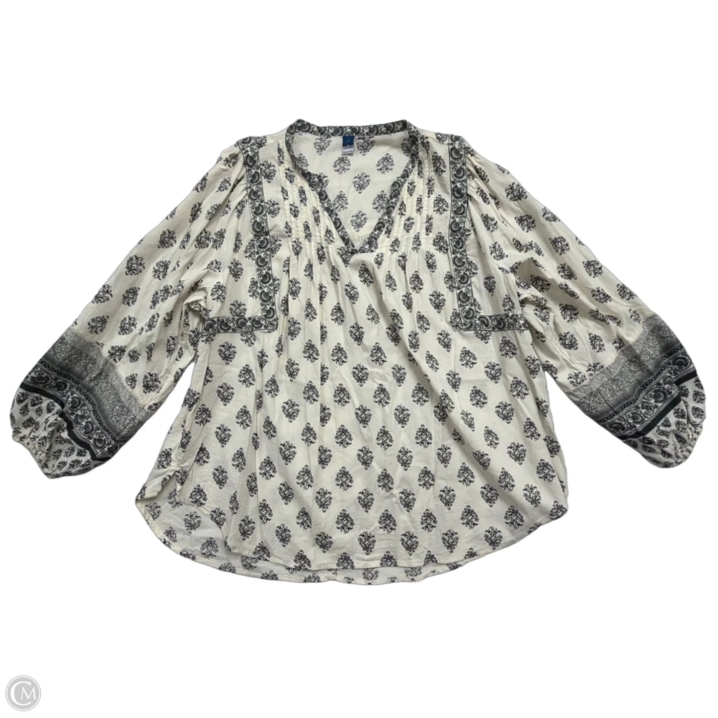 Top Long Sleeve By Old Navy In Cream & Grey, Size: Xl