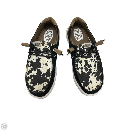 Shoes Flats By Hey Dude In Animal Print, Size: 8