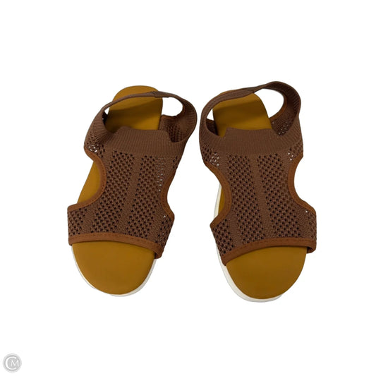 Sandals Flats By Clothes Mentor In Brown, Size: 9