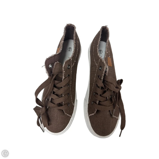 Shoes Sneakers By Clothes Mentor In Brown, Size: 8