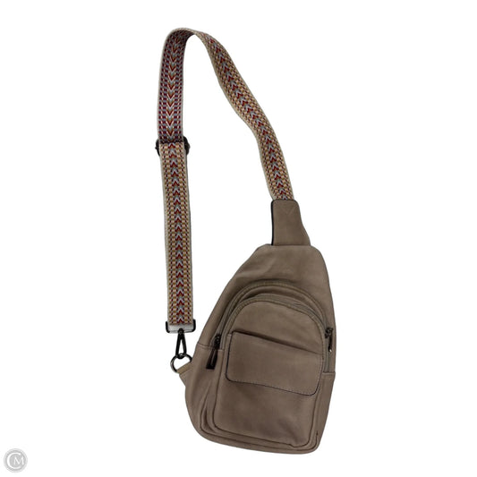 Crossbody By Clothes Mentor, Size: Medium
