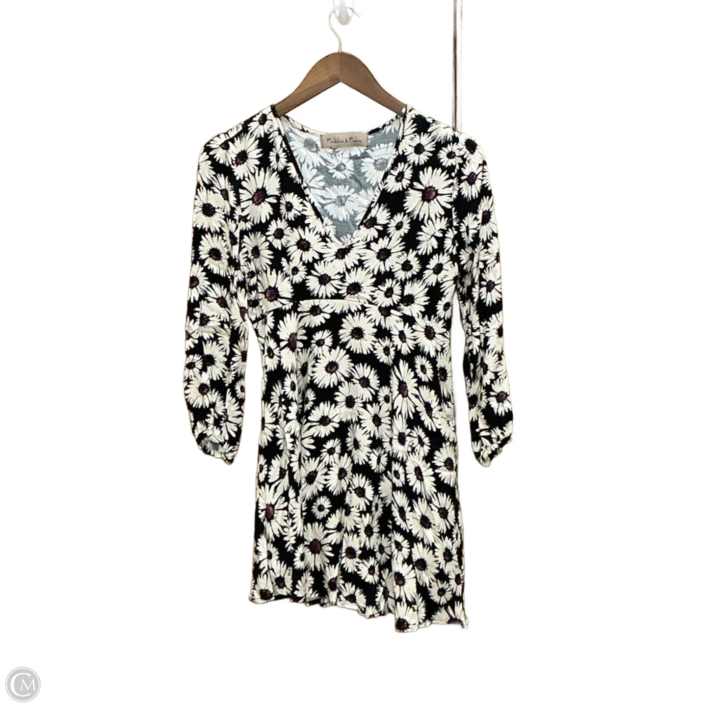 Dress Casual Short By Madeline and Monroe In Floral Print, Size: S
