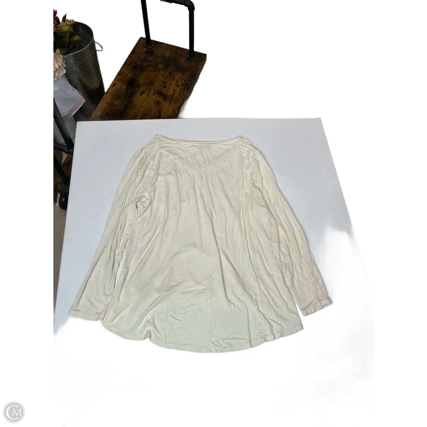 Top Long Sleeve By 89th And Madison In Cream, Size: 1x
