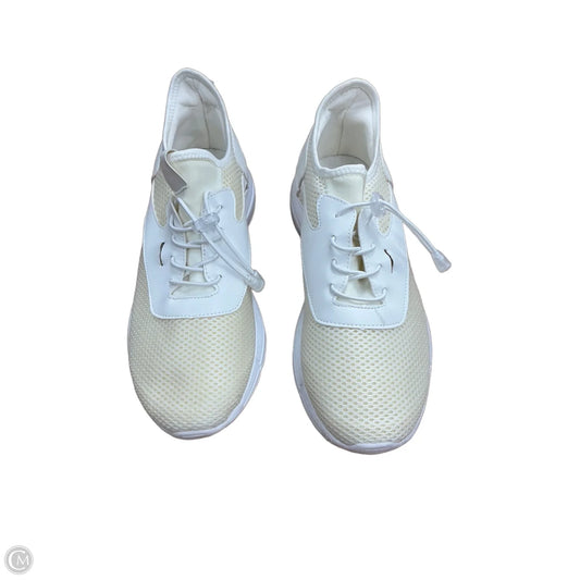 Shoes Sneakers By Qupid In White, Size: 10