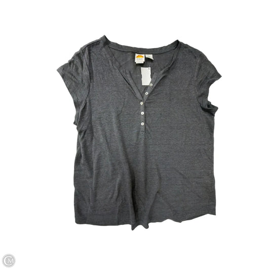 Top Short Sleeve By C And C In Grey, Size: L