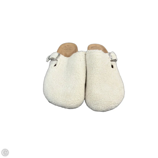 Shoes Flats By Time And Tru In Cream, Size: 11