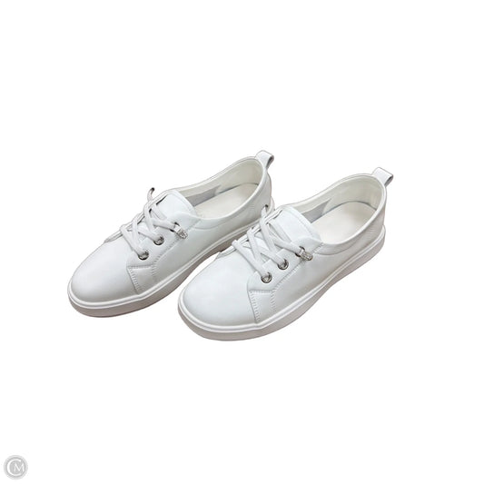 Shoes Flats By Clothes Mentor In White, Size: 7