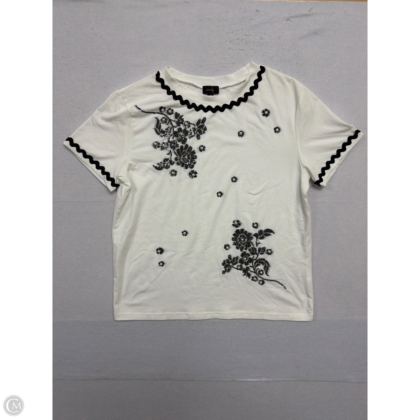 Top Short Sleeve By Ontwelfth In White, Size: L
