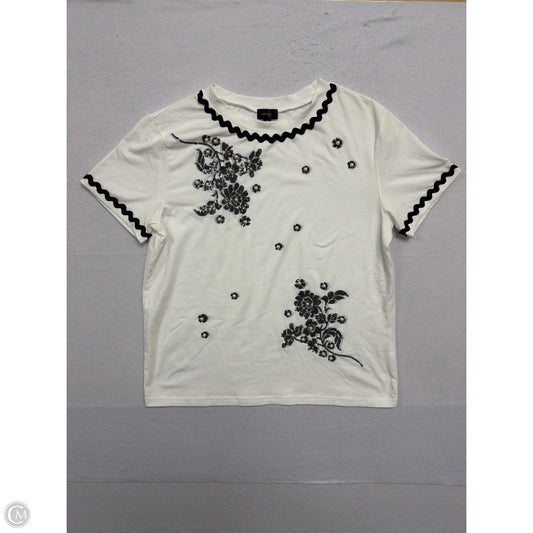 Top Short Sleeve By Ontwelfth In White, Size: L