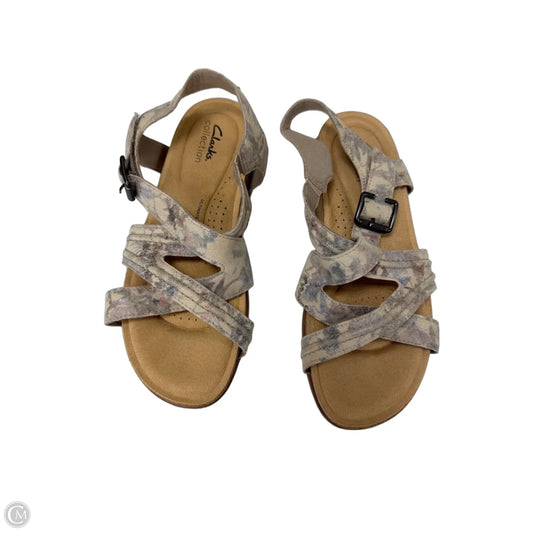 Sandals Flats By Clarks In Camouflage Print, Size: 8