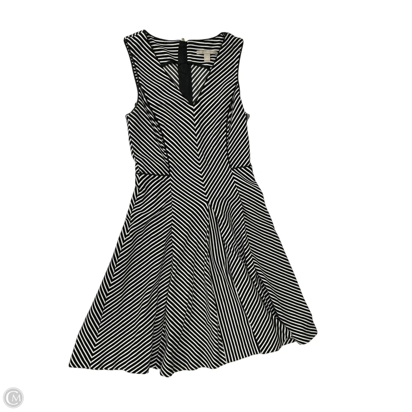Dress Casual Short By Banana Republic In Striped Pattern, Size: S
