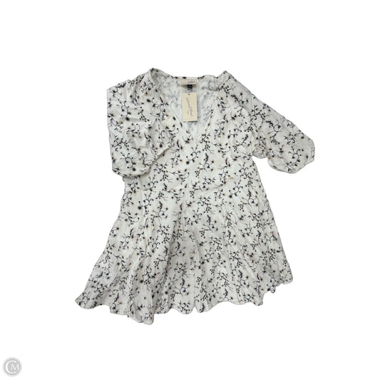 Dress Casual Short By Universal Thread In Floral Print, Size: M